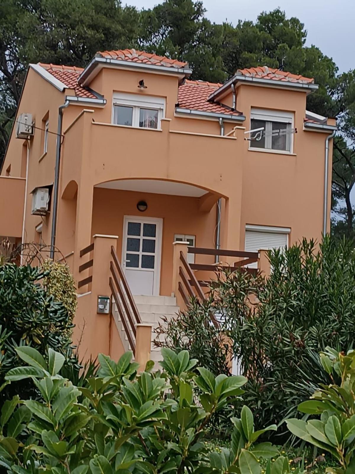 Apartmani Lada Vrboska Exterior foto